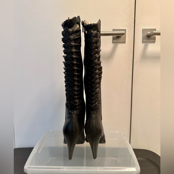 Frye: Mikaela Twisted Tall Mid Cal Black Full Zip Boot | Size 7 - Picture 5 of 6